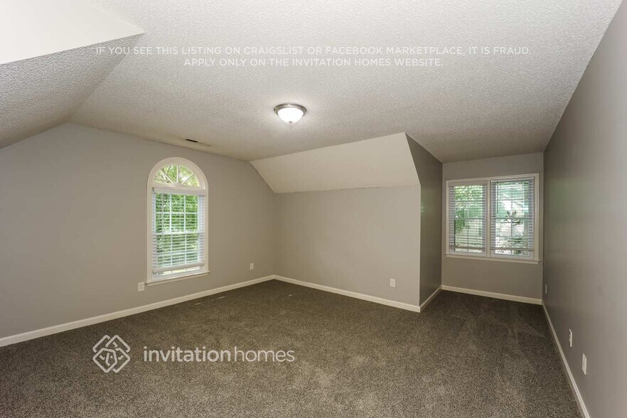 Building Photo - 5547 Hurstcliffe Dr NW