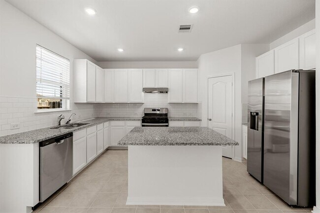 Building Photo - 7611 Royal Oasis Ln