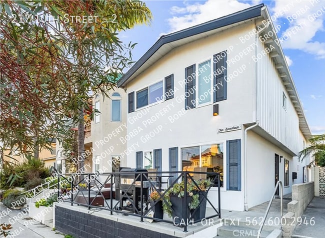 Building Photo - 217 10th St