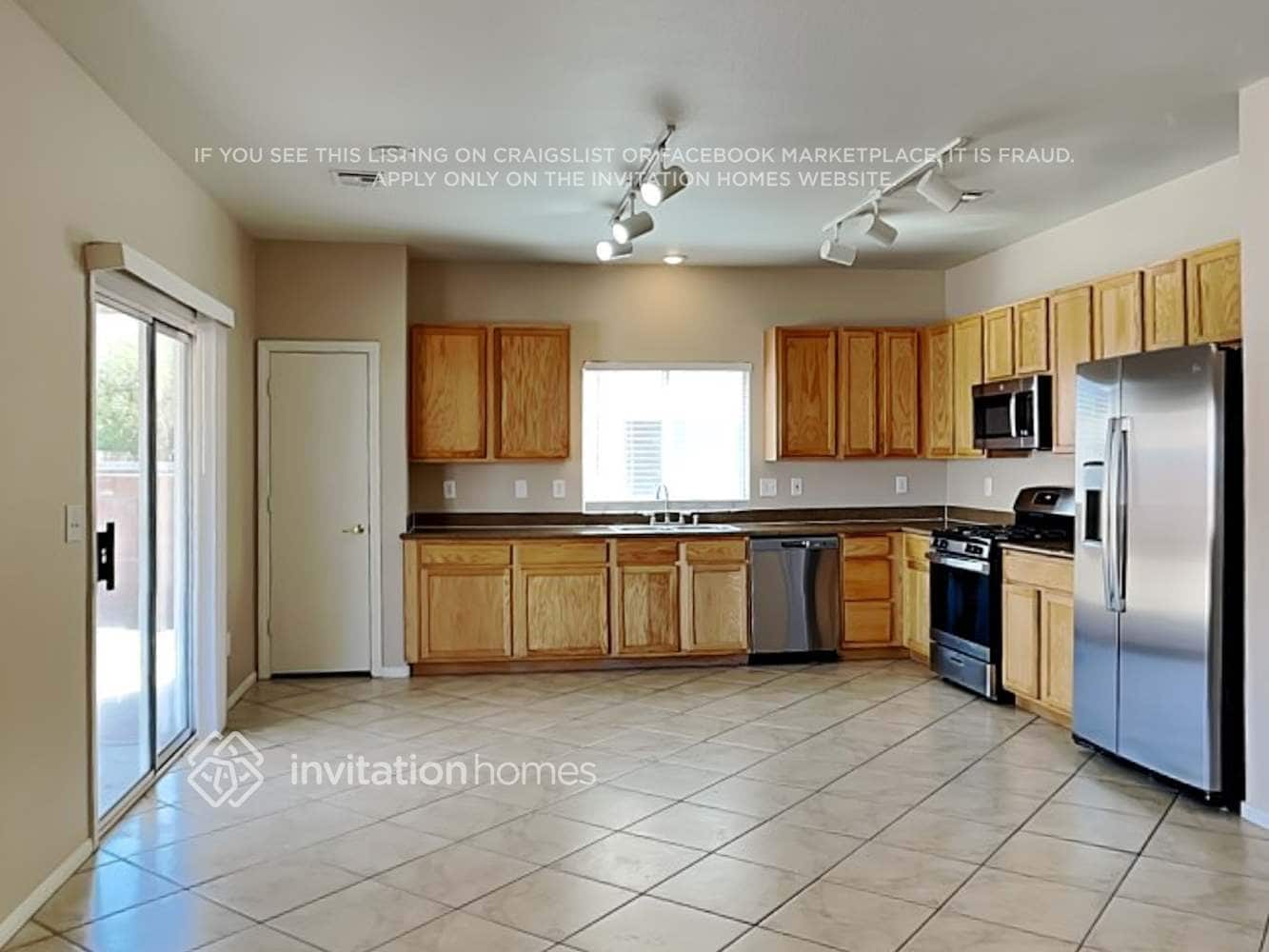 Building Photo - 780 Viento Del Montagna Ave
