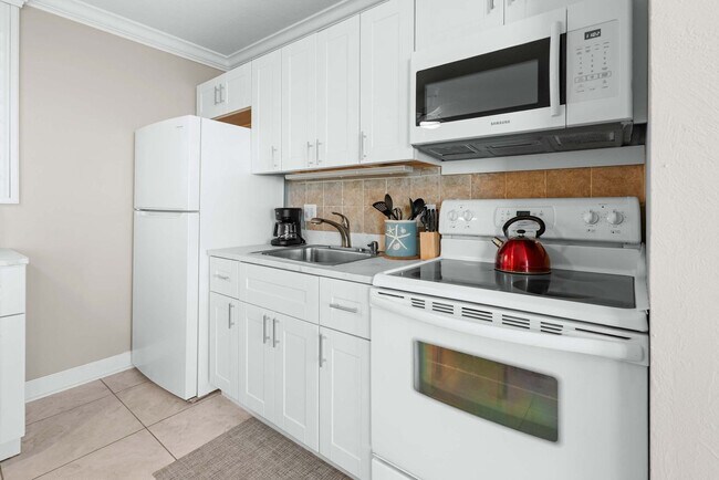 Building Photo - 5600 Bonita Beach Rd SW