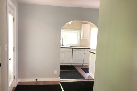 Building Photo - 662 Lamberton St NE