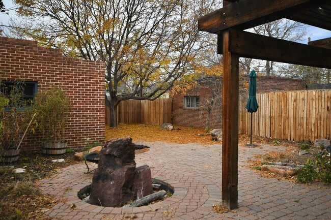 Building Photo - Wash Park Bungalow!