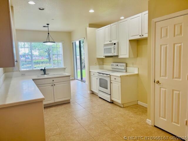 Building Photo - 25 Beechdale Ln