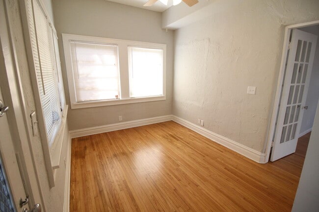 Building Photo - 301 S Palmway