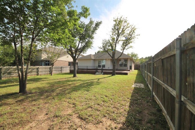 Building Photo - 3608 Pine Needle Cir