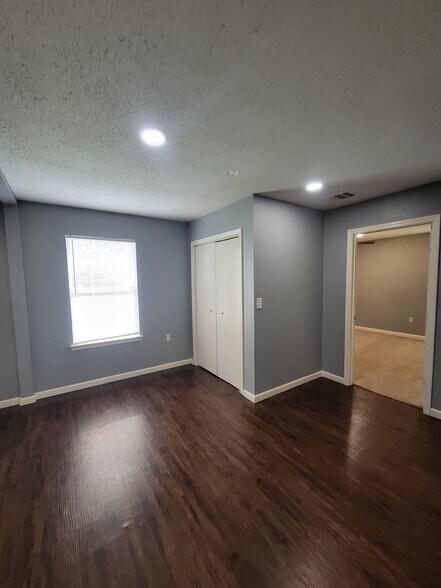 Building Photo - 16511 W Sandy Meadows Dr