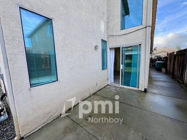 Building Photo - 504 Wicklow Dr