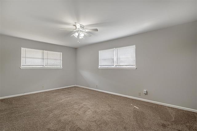 Building Photo - 703 Country Club Rd