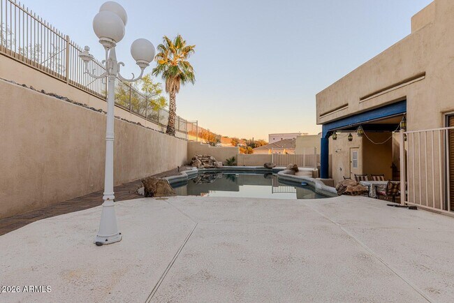 Building Photo - 18425 N 14th St