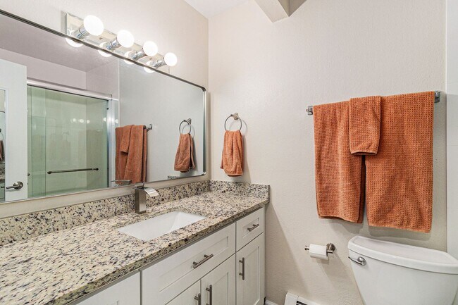 Building Photo - 1 Bed / 1 Bath Condo for Rent in Central Boulder $1,545/mo