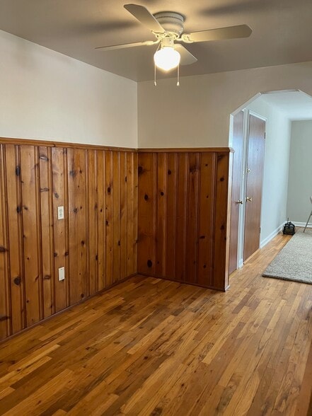 kitchenette - 4324 Schenck Ave