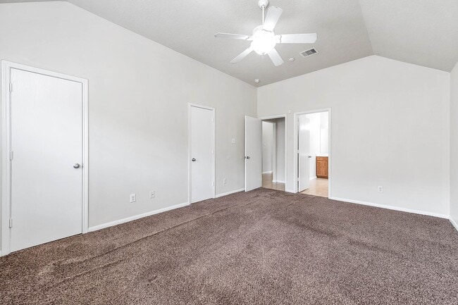 Building Photo - 927 Hannah Falls Ln