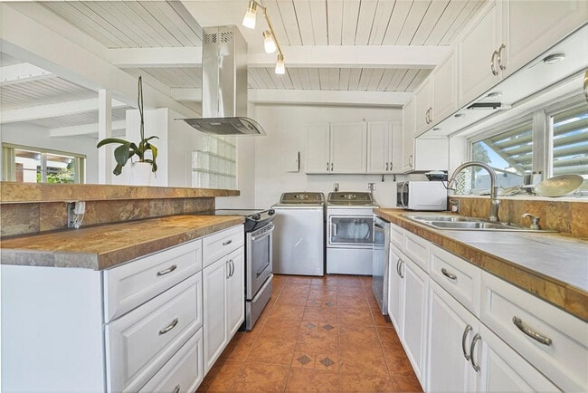 Building Photo - 7 Sunset Ln