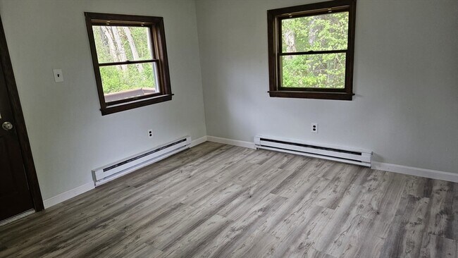 Building Photo - 2 Hedgeway St