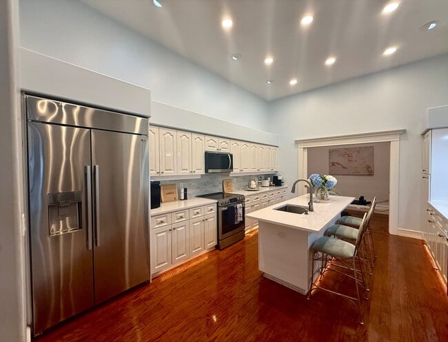 Building Photo - 21033 Violet Rd