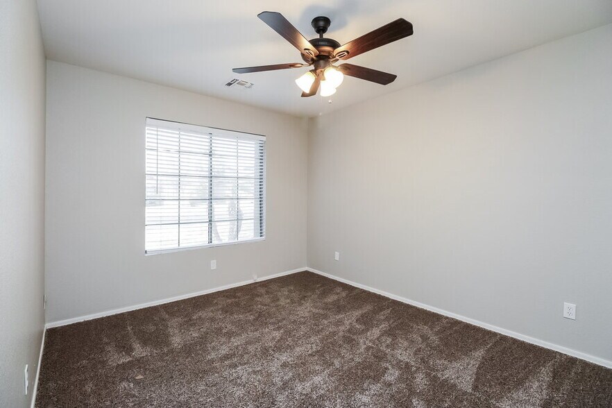 Building Photo - 151 S Parkwood