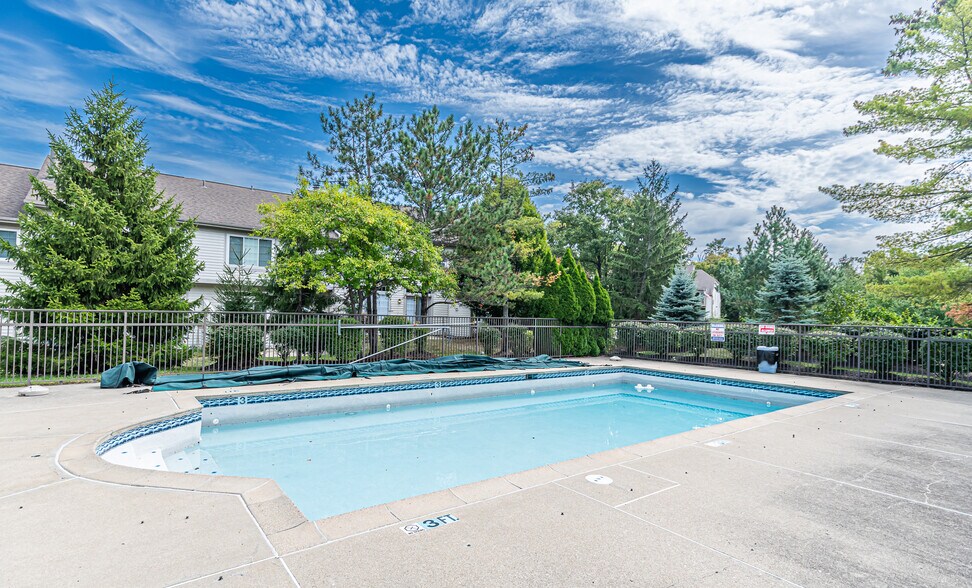 Primary Photo - 539 Cloverfield Ln