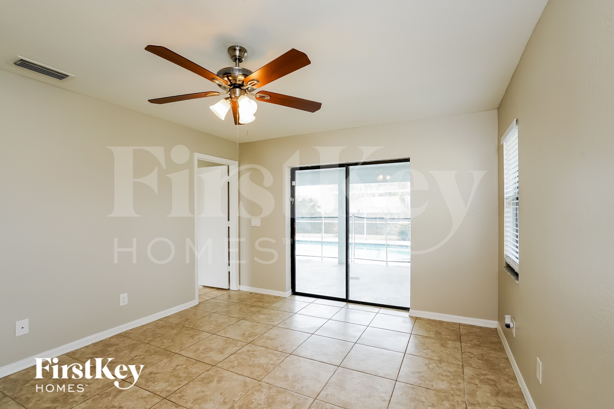 Building Photo - 302 SE 15th St