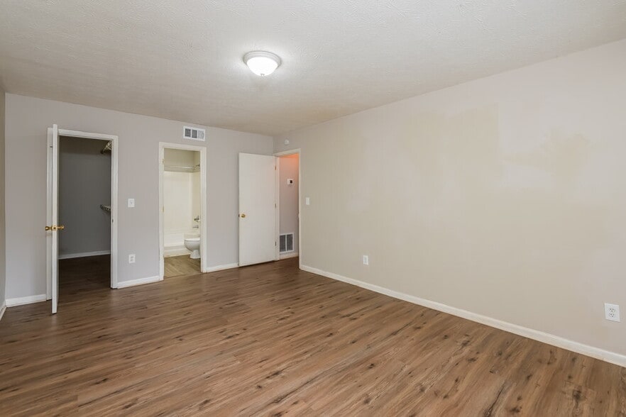 Building Photo - 411 Cindy Dr SE