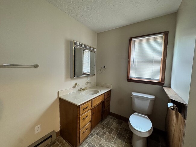 Building Photo - Campbell County Home on Large Lot