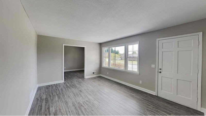 Building Photo - 1924 Pontiac Ave