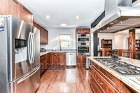 Building Photo - 1328 N Ivanhoe St