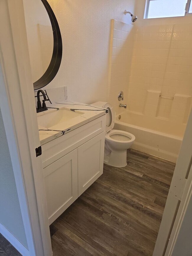Building Photo - A Fabulous 4 Bedroom Home in Peccole Ranch