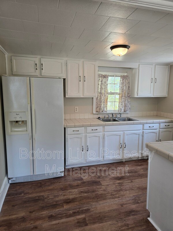 Building Photo - 184 Cabarrus Ave E