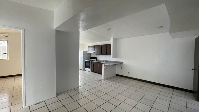 Building Photo - 605 Meadow Rd