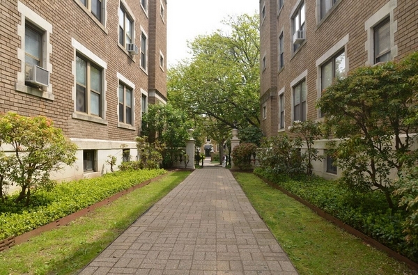 Building Photo - Clemens Place Apartments