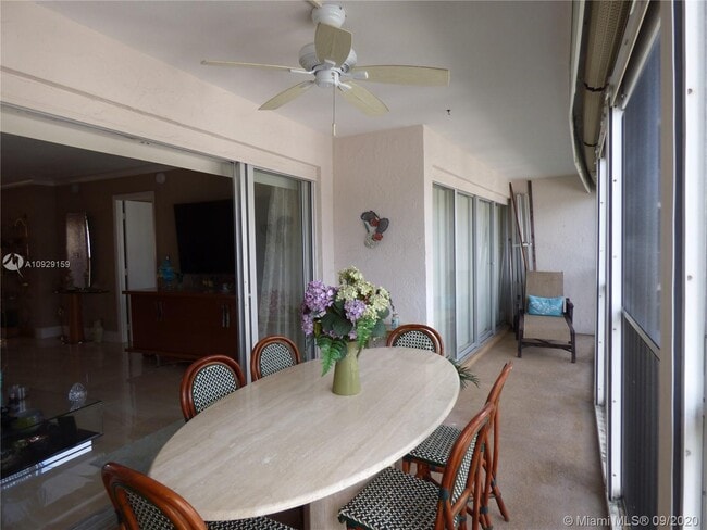 Building Photo - 1523 E Hillsboro Blvd