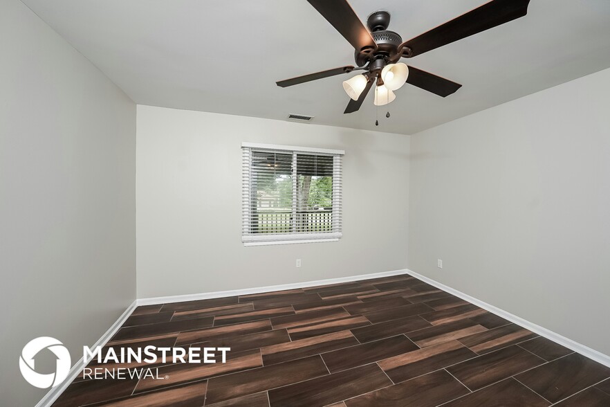 Building Photo - 2064 Edenwood Dr