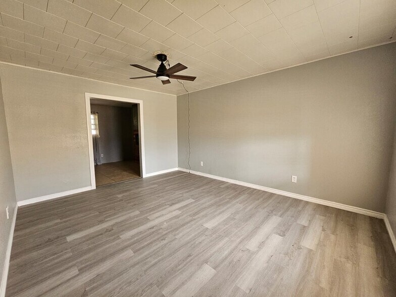 Building Photo - 601 NW 12th Pl