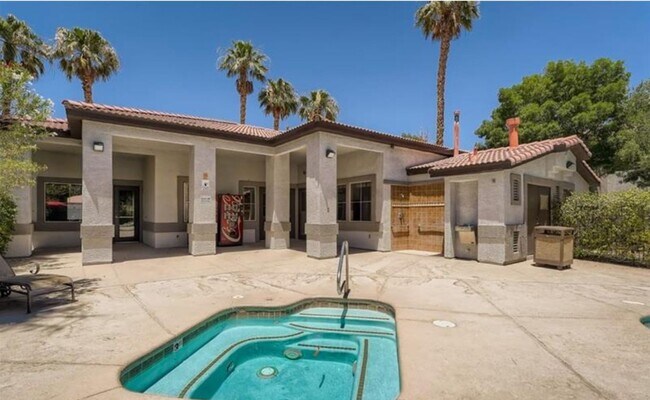 Building Photo - 2615 W Gary Ave