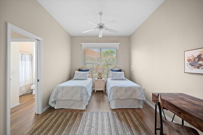 Building Photo - 542 Misty Pine Dr