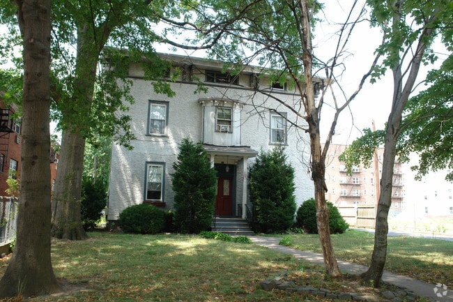 Primary Photo - 323 W Jersey Ave