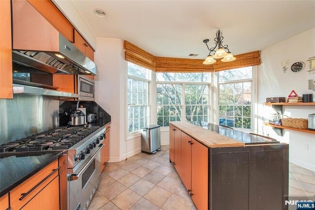 Building Photo - 115 Kensington Ln