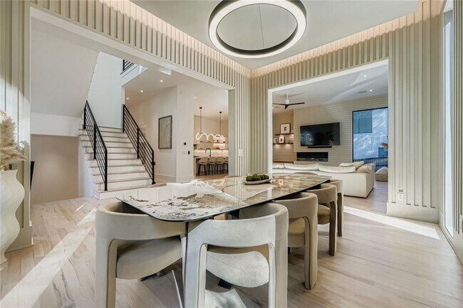 Building Photo - 1223 Mayfair Dr NE