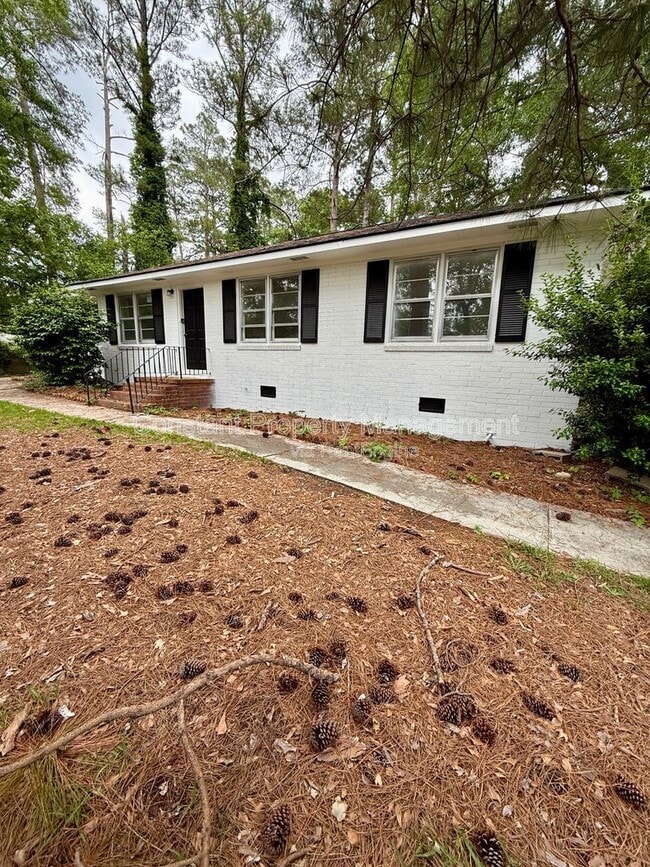 Building Photo - 4158 Log Cabin Dr