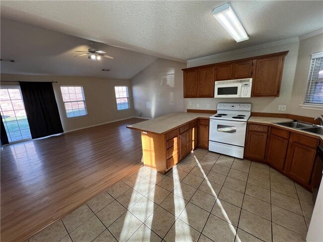 Building Photo - 235 Ravenwood Blvd