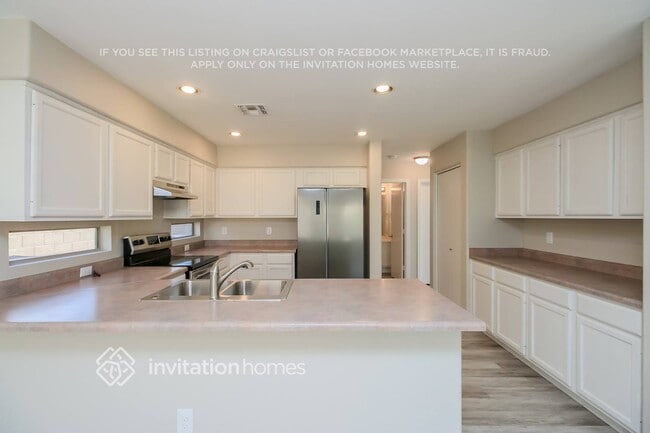 Building Photo - 696 N Coral Key Ave