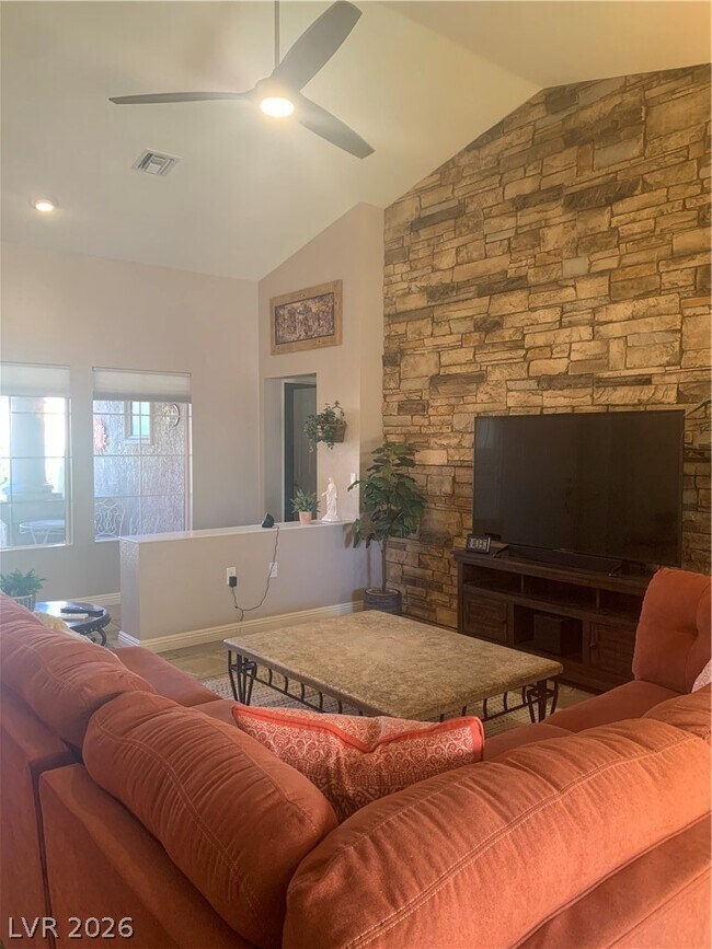 Building Photo - 2924 Crown Ridge Dr