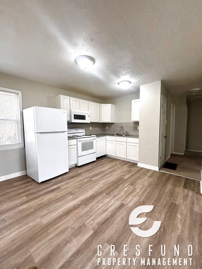 Building Photo - 4 BED, 2 BATH AVAILABLE AND READY FOR MOVE IN TODAY!