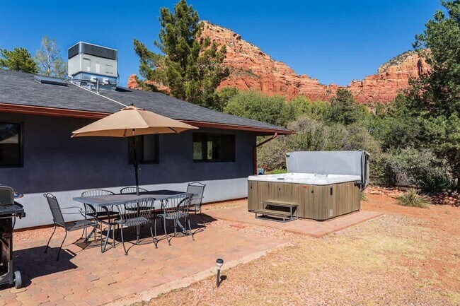 Building Photo - 311 Meadowlark Ln