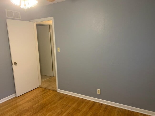 Building Photo - River Front Home in Elkhart IN, lawn care included.