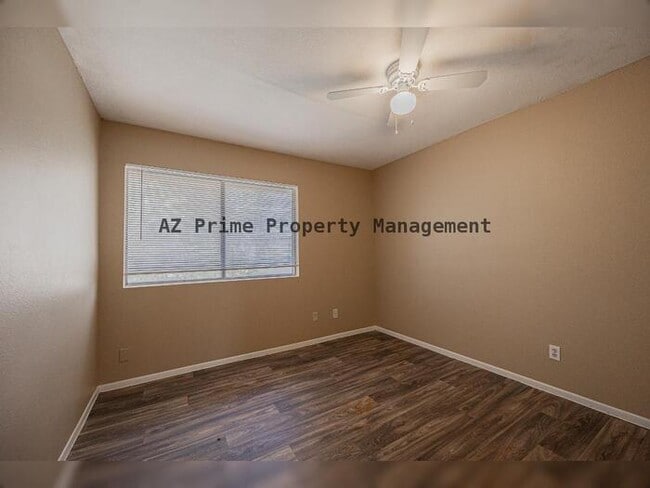 Building Photo - 8059 N 31st Ln