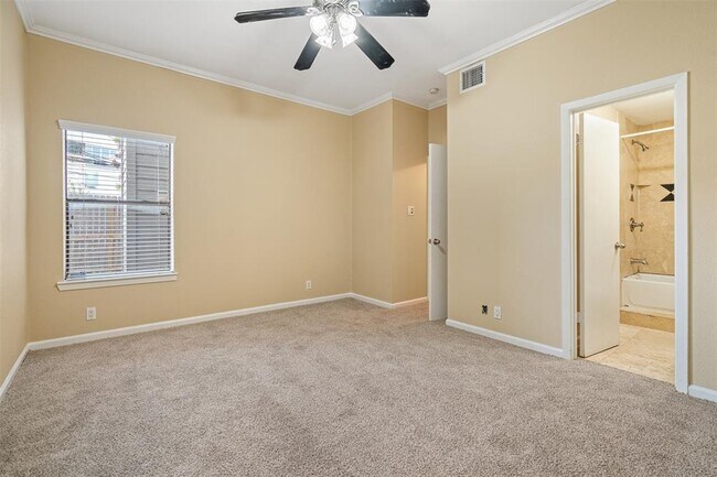 Building Photo - 505 Bellevue Pl
