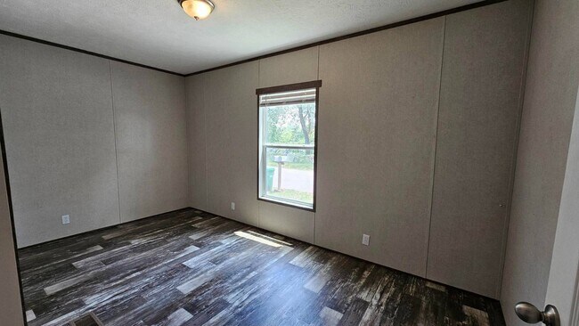 Building Photo - 2201 S Anna St