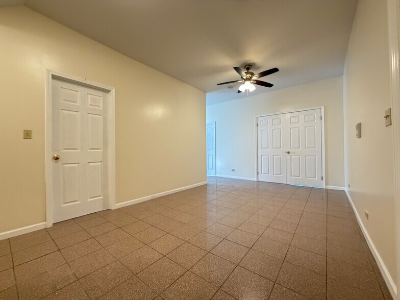 Living Room - 952 W Windsor Ave